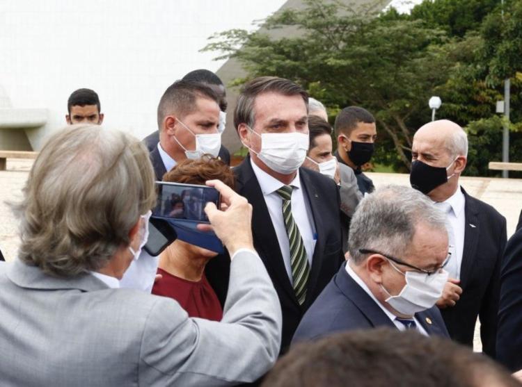 Bolsonaro se reuniu com o ministro Dias Toffoli e fez um apelo para que as medidas restritivas nos estados sejam amenizadas - Foto: Foto: Sérgio Lima | Poder360