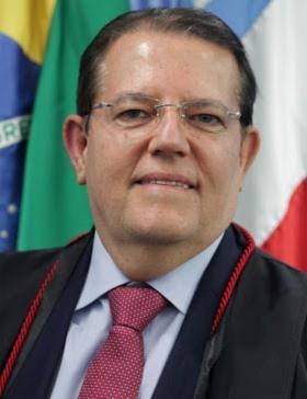 “Prorrogar mandatos seria um acinte à democracia. Só se exerce mandato sendo legitimamente eleito” Jatahy Fonseca Jr., presidente do Tribunal Regional Eleitoral (TRE-BA)