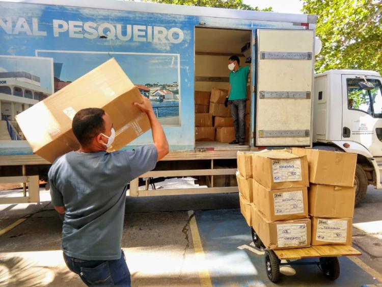 A Bahia Pesca recebeu 100 mil máscaras e cinco mil unidades de álcool gel - Foto: Divulgação A Bahia Pesca recebeu 100 mil máscaras e cinco mil unidades de álcool gel - Foto: Divulgação