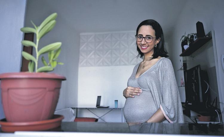 Tássia Reis ressalta o alívio por ter o acompanhamento pré-natal | Foto: Adilton Venegeroles | Ag. A TARDE - Foto: Adilton Venegeroles | Ag. A TARDE Tássia Reis ressalta o alívio por ter o acompanhamento pré-natal | Foto: Adilton Venegeroles | Ag. A TARDE - Foto: Adilton Venegeroles | Ag. A TARDE