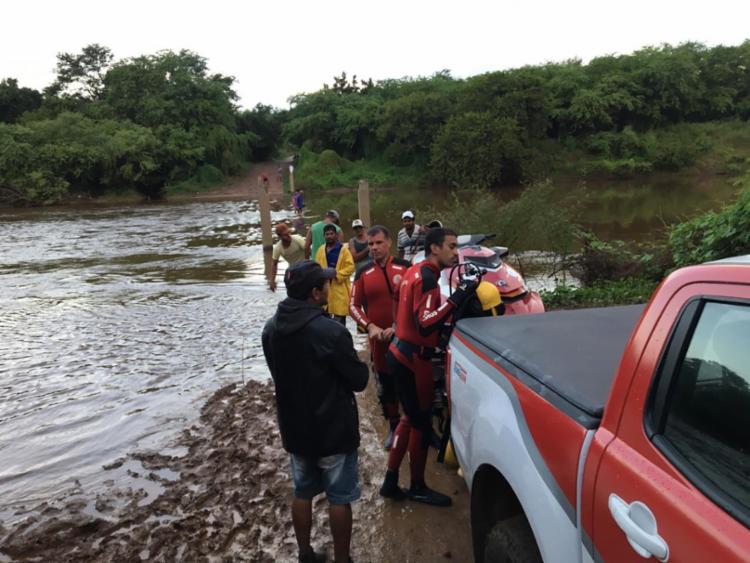 O Corpo de Bombeiros Militar da Bahia segue na busca da outra vítima |Foto: Divulgação | Corpo de Bombeiros Militares da Bahia - Foto: Divulgação | Corpo de Bombeiros Militares da Bahia O Corpo de Bombeiros Militar da Bahia segue na busca da outra vítima |Foto: Divulgação | Corpo de Bombeiros Militares da Bahia - Foto: Divulgação | Corpo de Bombeiros Militares da Bahia