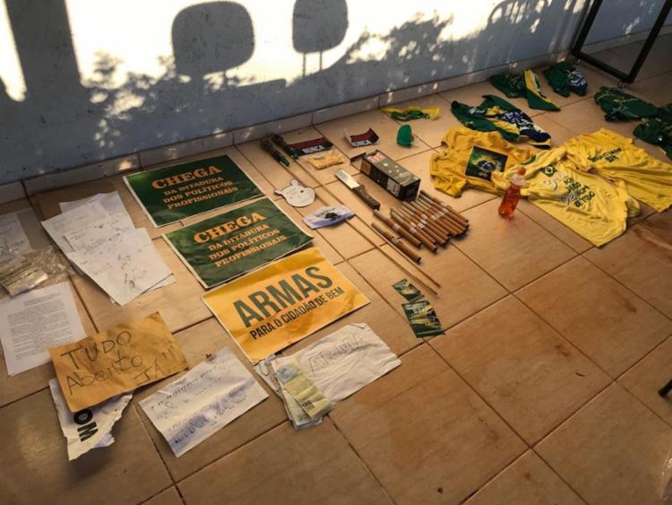 Polícia cumpre mandado contra grupos extremistas pró-Bolsonaro