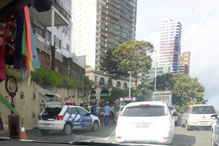 Acidente deixou o trânsito lento na região | Cidadão Repórter | Whatsapp - Foto: Cidadão Repórter | Whatsapp Acidente deixou o trânsito lento na região | Cidadão Repórter | Whatsapp - Foto: Cidadão Repórter | Whatsapp