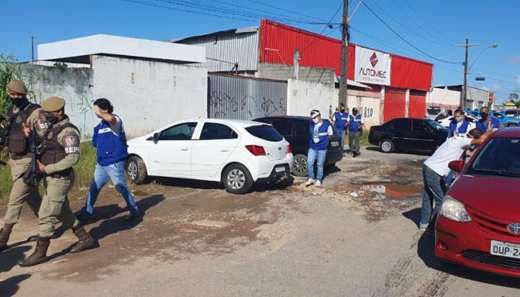 Cerca de 300 pessoas estavam aglomeradas no local | Foto: Divulgação | Sedur - Foto: Divulgação Cerca de 300 pessoas estavam aglomeradas no local | Foto: Divulgação | Sedur - Foto: Divulgação
