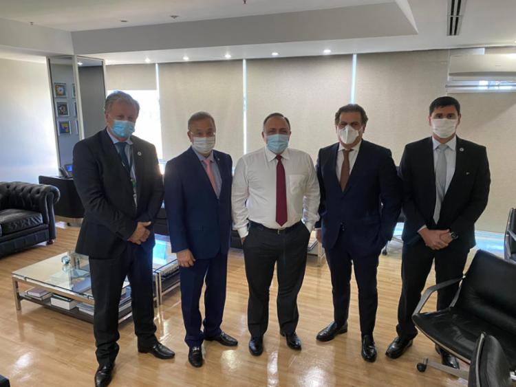 Na reunião com o o Ministro Interino da Saúde, Eduardo Pazuello, estiveram presentes o Deputado João Bacelar (PL) e o Secretário de Saúde da Bahia, Fábio Vilas-Boas | Foto: Divulgação - Foto: Divulgação Na reunião com o o Ministro Interino da Saúde, Eduardo Pazuello, estiveram presentes o Deputado João Bacelar (PL) e o Secretário de Saúde da Bahia, Fábio Vilas-Boas | Foto: Divulgação - Foto: Divulgação