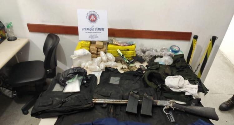 O material e o preso foram apresentados no Departamento de Homicídios e Proteção à Pessoa | Foto: Divulgação | SSP-BA - Foto: Divulgação | SSP-BA O material e o preso foram apresentados no Departamento de Homicídios e Proteção à Pessoa | Foto: Divulgação | SSP-BA - Foto: Divulgação | SSP-BA