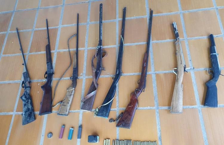 PMs passavam pelo povoado de Queimadinha quando desconfiaram de dois homens segurando sacolas | Foto: Divulgação | SSP-BA - Foto: Divulgação | SSP-BA PMs passavam pelo povoado de Queimadinha quando desconfiaram de dois homens segurando sacolas | Foto: Divulgação | SSP-BA - Foto: Divulgação | SSP-BA