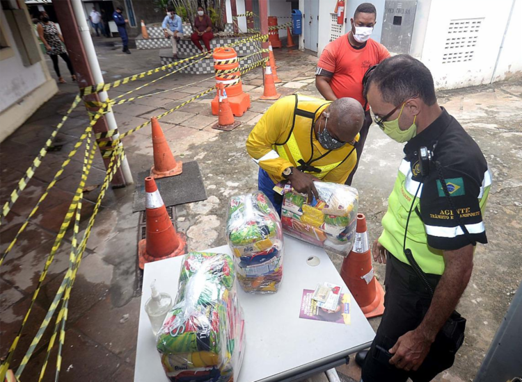 Estão aptos a receber os kits 1.243 profissionais com idade entre 18 e 60 anos - Foto: Jefferson Peixoto | Divulgação | Secom Estão aptos a receber os kits 1.243 profissionais com idade entre 18 e 60 anos - Foto: Jefferson Peixoto | Divulgação | Secom