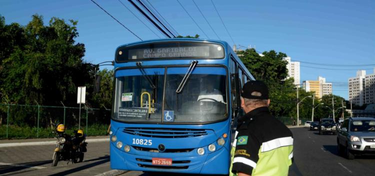 Nesta primeira fase de retomada, 70% da frota de ônibus ou 1.514 veículos, estão circulando - Foto: Divulgação Nesta primeira fase de retomada, 70% da frota de ônibus ou 1.514 veículos, estão circulando - Foto: Divulgação