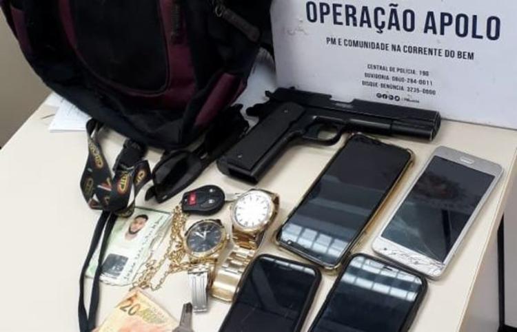 Homens foram encaminhados para Delegacia de Repressão a Furtos e Roubos de Veículos | Foto: Divulgação | SSP - Foto: Divulgação | SSP Homens foram encaminhados para Delegacia de Repressão a Furtos e Roubos de Veículos | Foto: Divulgação | SSP - Foto: Divulgação | SSP