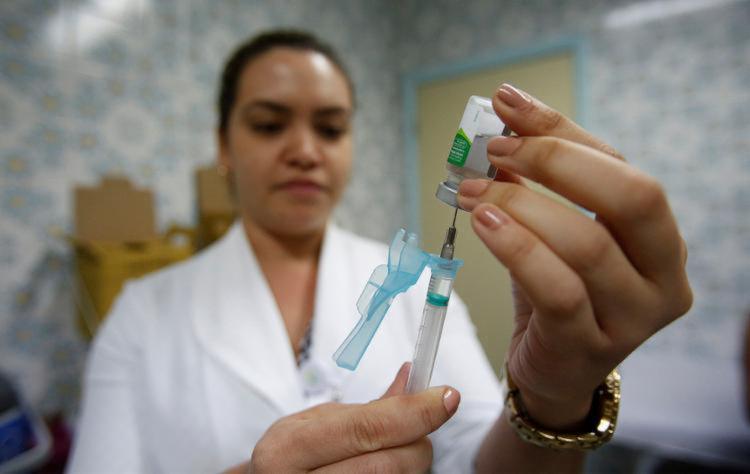 A campanha conta com 142 unidades básicas e de saúde da família, de segunda a sexta-feira, exceto feriados | Foto: Adilton Venegeroles | Ag. A TARDE - Foto: Adilton Venegeroles | Ag. A TARDE A campanha conta com 142 unidades básicas e de saúde da família, de segunda a sexta-feira, exceto feriados | Foto: Adilton Venegeroles | Ag. A TARDE - Foto: Adilton Venegeroles | Ag. A TARDE