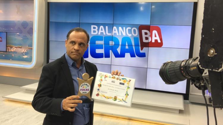 Prêmio foi entregue na redação da TV Record, em pleno programa - Foto: Divulgação Prêmio foi entregue na redação da TV Record, em pleno programa - Foto: Divulgação