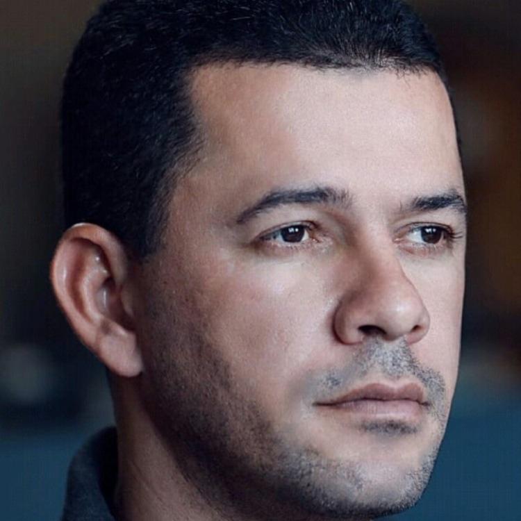 Vereador já responde a um processo por homicídio, o que impossibilitaria a emissão dos documentos que o autorizariam a possuir uma arma | Foto: Reprodução - Foto: Reprodução Vereador já responde a um processo por homicídio, o que impossibilitaria a emissão dos documentos que o autorizariam a possuir uma arma | Foto: Reprodução - Foto: Reprodução