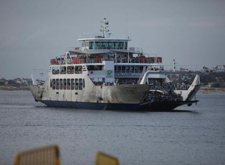 Travessia opera desde às 5h da manhã e possui seis embarcações em tráfego - Foto: Felipe Iruatã | Ag. A TARDE Travessia opera desde às 5h da manhã e possui seis embarcações em tráfego - Foto: Felipe Iruatã | Ag. A TARDE