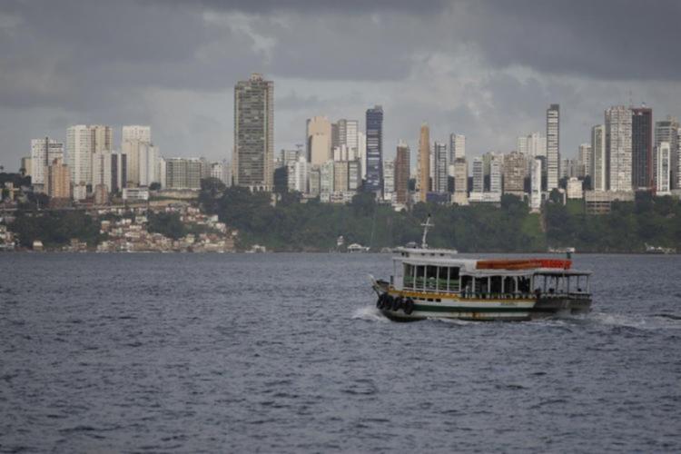 Órgão alerta aos navegantes para que consultem as informações sobre o tempo | Foto: Luciano Carcará | Ag. A TARDE - Foto: Luciano Carcará | Ag. A TARDE Órgão alerta aos navegantes para que consultem as informações sobre o tempo | Foto: Luciano Carcará | Ag. A TARDE - Foto: Luciano Carcará | Ag. A TARDE