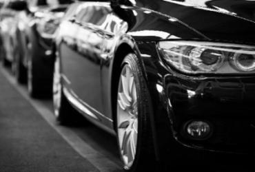 Indústria automobilística tem leve recuperação em agosto