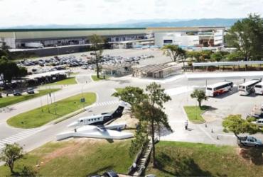 Embraer anuncia demissão de 900 empregados no Brasil