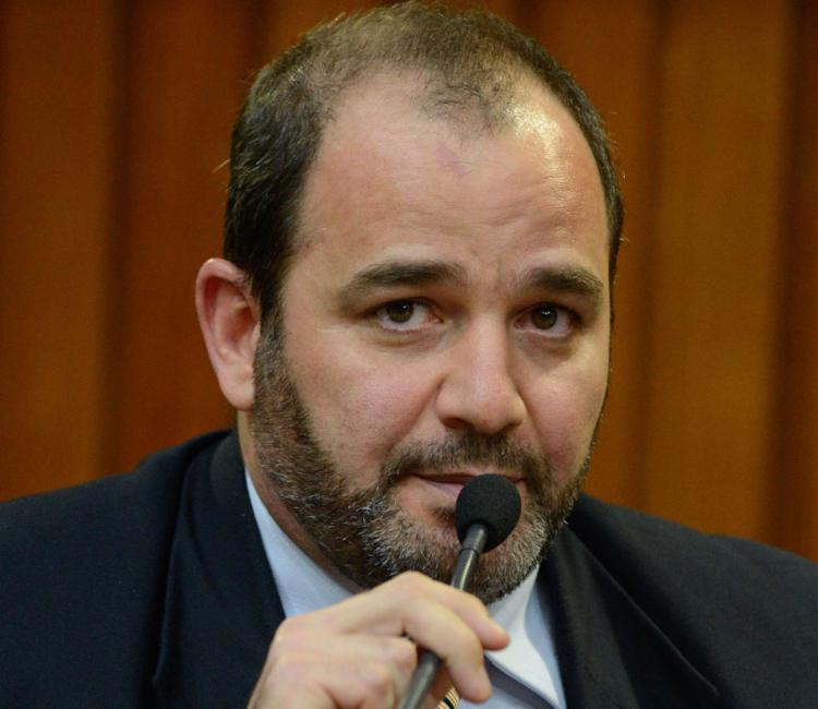 O delegado Ronaldo A. Marão Sayeg investiga o caso | Foto: Roberto Navarro | Alesp | 12.8.2015