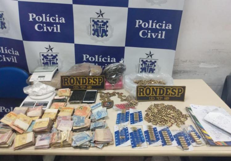 Mulher já havia sido presa em 2016 por porte de submetralhadora | Foto: Divulgação | SSP - Foto: Divulgação | SSP Mulher já havia sido presa em 2016 por porte de submetralhadora | Foto: Divulgação | SSP - Foto: Divulgação | SSP