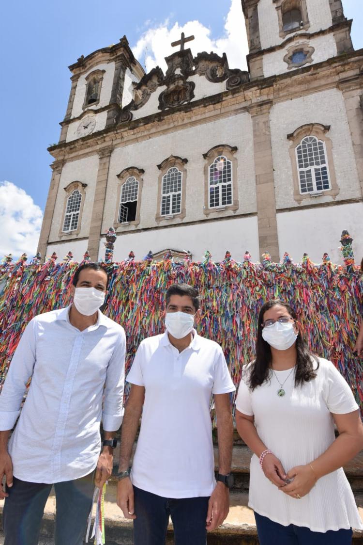 Bruno Reis compareceu na Igreja junto do prefeito ACM Neto e da candidata a vice-prefeita, Ana Paula Matos (PDT) | Foto: Divulgação - Foto: Divulgação Bruno Reis compareceu na Igreja junto do prefeito ACM Neto e da candidata a vice-prefeita, Ana Paula Matos (PDT) | Foto: Divulgação - Foto: Divulgação