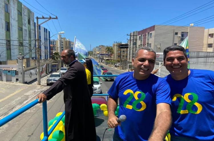Candidato iniciou campanha com carreata em mini trio - Foto: Reprodução | Facebook Candidato iniciou campanha com carreata em mini trio - Foto: Reprodução | Facebook