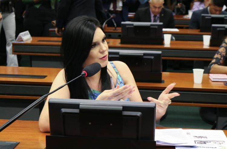Outros 4 parlamentares também estariam na Outros 4 parlamentares também estariam na