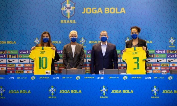 CBF define coordenação de futebol feminino com Aline e Duda Luizelli