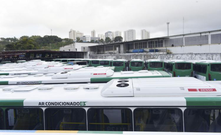 Chegada dos primeiros ônibus novos com ar-condicionado na capital foi anunciada pelo prefeito ACM Neto em 22 de julho do ano passado | Foto: Shirley Stolze | Ag A TARDE | 22.07.2019 - Foto: Shirley Stolze | Ag A TARDE | 22.07.2019 Chegada dos primeiros ônibus novos com ar-condicionado na capital foi anunciada pelo prefeito ACM Neto em 22 de julho do ano passado | Foto: Shirley Stolze | Ag A TARDE | 22.07.2019 - Foto: Shirley Stolze | Ag A TARDE | 22.07.2019