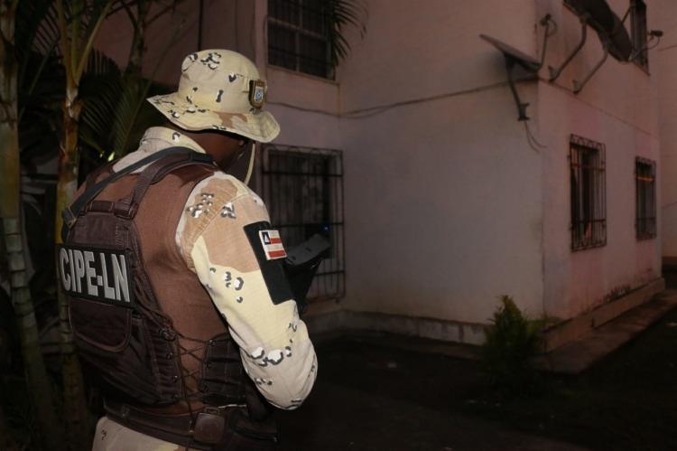 Mandados de prisão e de busca e apreensão estão sendo cumpridos em Salvador, Alagoinhas e Lauro de Freitas | Foto: Divulgação | SSP-BA - Foto: Divulgação | SSP-BA Mandados de prisão e de busca e apreensão estão sendo cumpridos em Salvador, Alagoinhas e Lauro de Freitas | Foto: Divulgação | SSP-BA - Foto: Divulgação | SSP-BA