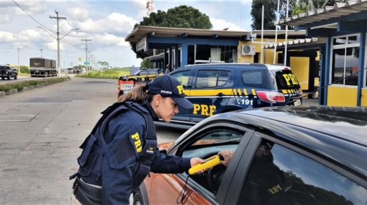 Fim de semana terminou com 50 condutores flagrados no teste do bafômetro | Foto: Divulgação | PRF - Foto: Divulgação | PRF Fim de semana terminou com 50 condutores flagrados no teste do bafômetro | Foto: Divulgação | PRF - Foto: Divulgação | PRF