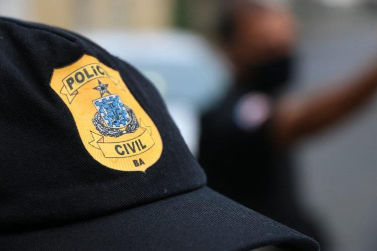 Trio foi autuado em flagrante por associação criminosa, falsidade ideológica e falsificação de documento público | Foto: Alberto Maraux | SSP-BA - Foto: Alberto Maraux | SSP-BA Trio foi autuado em flagrante por associação criminosa, falsidade ideológica e falsificação de documento público | Foto: Alberto Maraux | SSP-BA - Foto: Alberto Maraux | SSP-BA