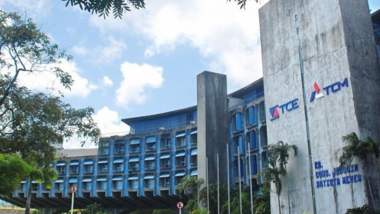 Confira lista de gestores baianos com contas julgadas irregulares pelo TCM