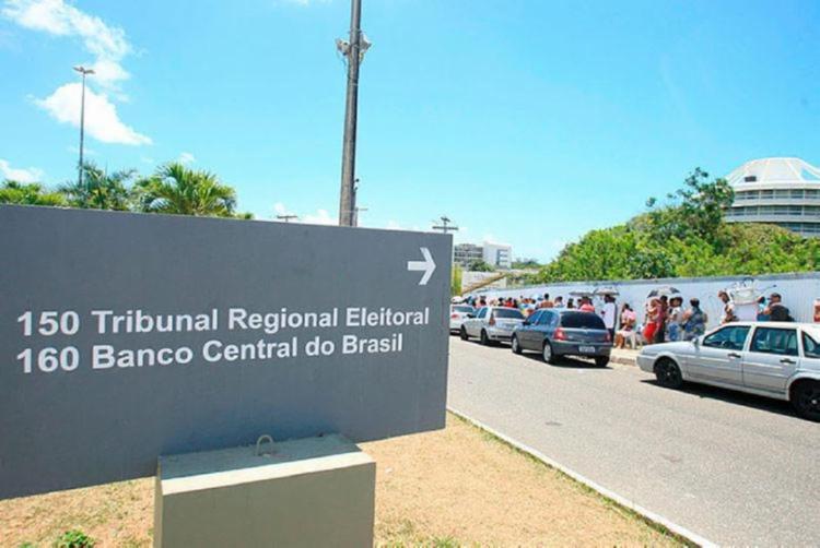Servidores deveriam retornar ao trabalho presencial na última terça-feira, 8 - Foto: Mila Cordeiro | Ag. A TARDE Servidores deveriam retornar ao trabalho presencial na última terça-feira, 8 - Foto: Mila Cordeiro | Ag. A TARDE