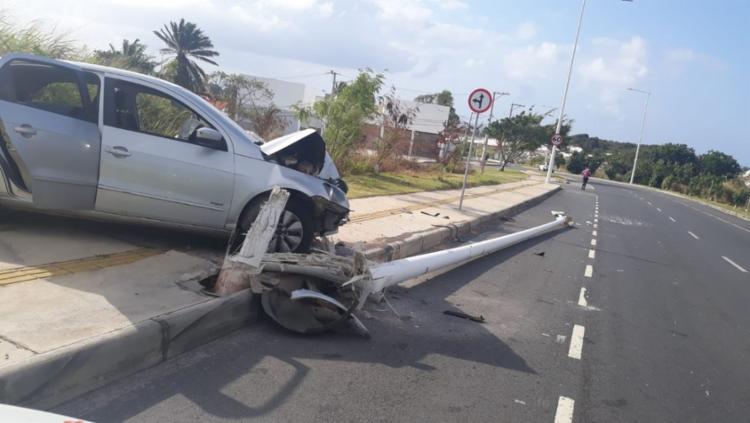 Apesar dos danos causados pela batida, o trânsito na região não foi afetado | Foto: Divulgação | Transalvador - Foto: Divulgação | Transalvador Apesar dos danos causados pela batida, o trânsito na região não foi afetado | Foto: Divulgação | Transalvador - Foto: Divulgação | Transalvador