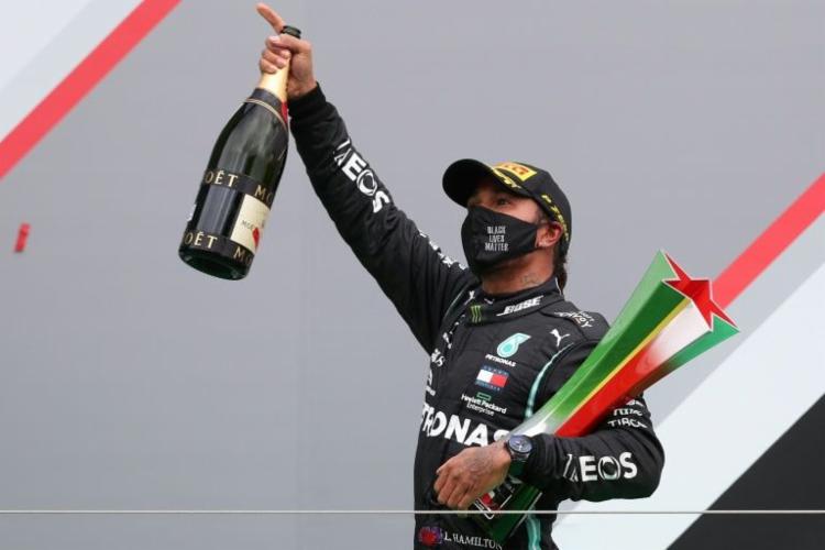 Hamilton vence em Portugal e quebra recorde de Schumacher com mais vitórias