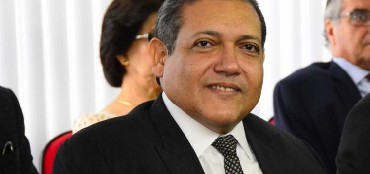 Bolsonaro nomeia Kassio Nunes Marques como ministro do STF