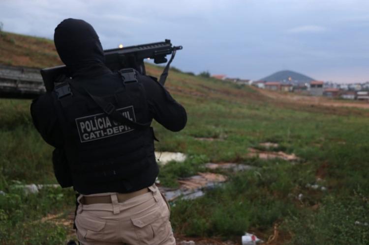 As ordens judiciais estão sendo cumpridas nas cidades de Senhor do Bonfim, Juazeiro, Lauro de Freitas, Feira de Santana e Barreiras | Foto: Divulgação | SSP-BA - Foto: Divulgação | SSP-BA As ordens judiciais estão sendo cumpridas nas cidades de Senhor do Bonfim, Juazeiro, Lauro de Freitas, Feira de Santana e Barreiras | Foto: Divulgação | SSP-BA - Foto: Divulgação | SSP-BA