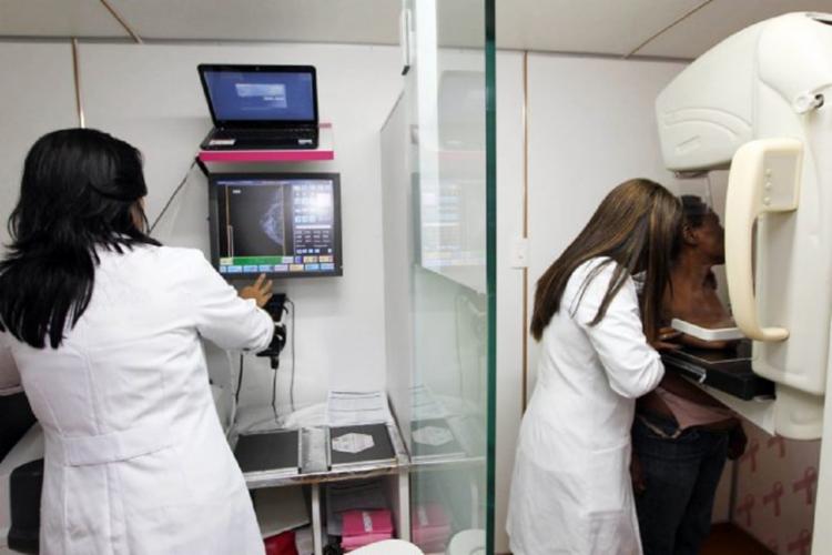 Mulheres de 40 a 69 anos, residentes em Salvador, podem agendar o atendimento pela internet ou pelo telefone | Foto: Divulgação | Sesab - Foto: Divulgação | Sesab Mulheres de 40 a 69 anos, residentes em Salvador, podem agendar o atendimento pela internet ou pelo telefone | Foto: Divulgação | Sesab - Foto: Divulgação | Sesab