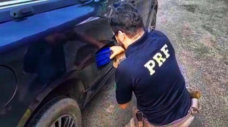 Agentes federais encontraram 57 kg de cocaína e 04 kg de maconha | Foto: Divulgação | PRF - Foto: Divulgação | PRF Agentes federais encontraram 57 kg de cocaína e 04 kg de maconha | Foto: Divulgação | PRF - Foto: Divulgação | PRF