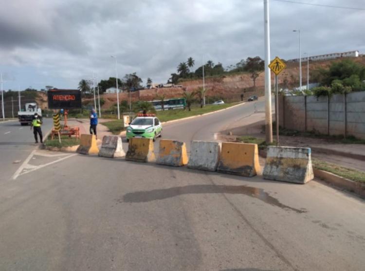 Via foi bloqueada na manhã desta segunda | Foto: Divulgação | Transalvador - Foto: Divulgação | Transalvador Via foi bloqueada na manhã desta segunda | Foto: Divulgação | Transalvador - Foto: Divulgação | Transalvador