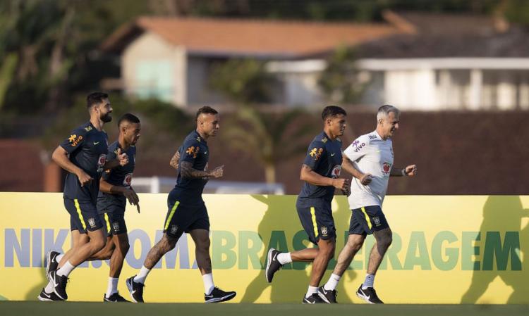 Seleção brasileira faz primeiro treino para estreia nas Eliminatórias