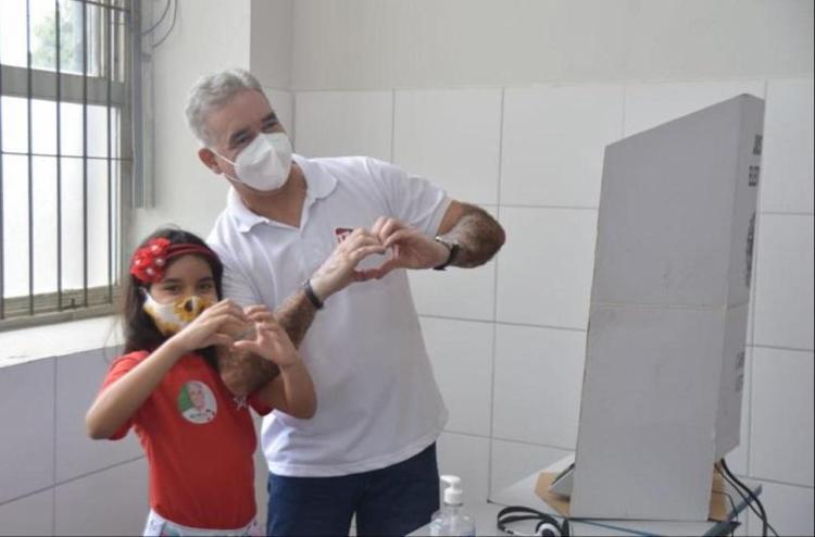 De acordo com decisão de juíza do TRE-BA, foi observada padronização dos ficais nos locais de votação - Foto: Divulgação De acordo com decisão de juíza do TRE-BA, foi observada padronização dos ficais nos locais de votação - Foto: Divulgação