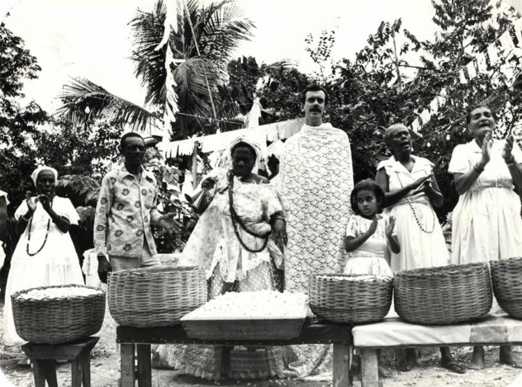 Rara imagem da celebração de Tempo no Terreiro São Jorge Filho da Goméia, que só pôde ser registrada parcialmente | Foto: Reynivaldo Brito | Arquivo A TARDE | 30.08.1978 - Foto: Reynivaldo Brito | Arquivo A TARDE | 30.08.1978 Rara imagem da celebração de Tempo no Terreiro São Jorge Filho da Goméia, que só pôde ser registrada parcialmente | Foto: Reynivaldo Brito | Arquivo A TARDE | 30.08.1978 - Foto: Reynivaldo Brito | Arquivo A TARDE | 30.08.1978