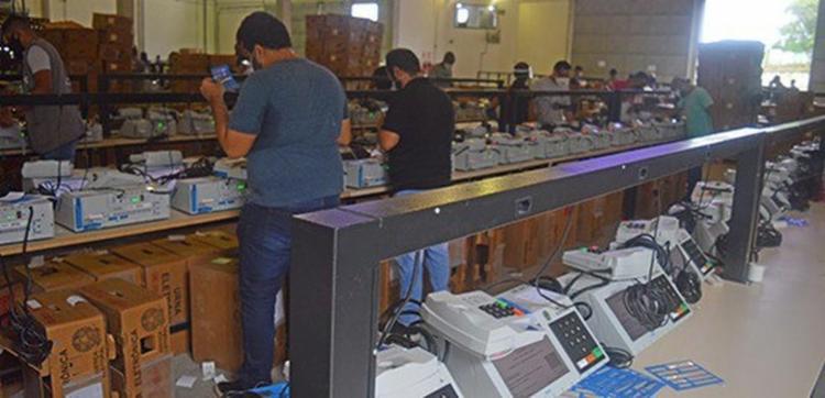 Ao todo, 4.344 urnas foram disponibilizadas nos municípios participantes do segundo turno - Foto: Divulgação | TRE-BA Ao todo, 4.344 urnas foram disponibilizadas nos municípios participantes do segundo turno - Foto: Divulgação | TRE-BA
