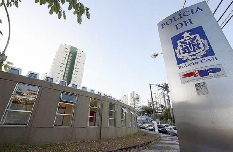 Suspeitos estavam na carceragem da 1ª Delegacia Territorial e fugiram após partir o cadeado da cela - Foto: Reprodução: 1ª DT Suspeitos estavam na carceragem da 1ª Delegacia Territorial e fugiram após partir o cadeado da cela - Foto: Reprodução: 1ª DT