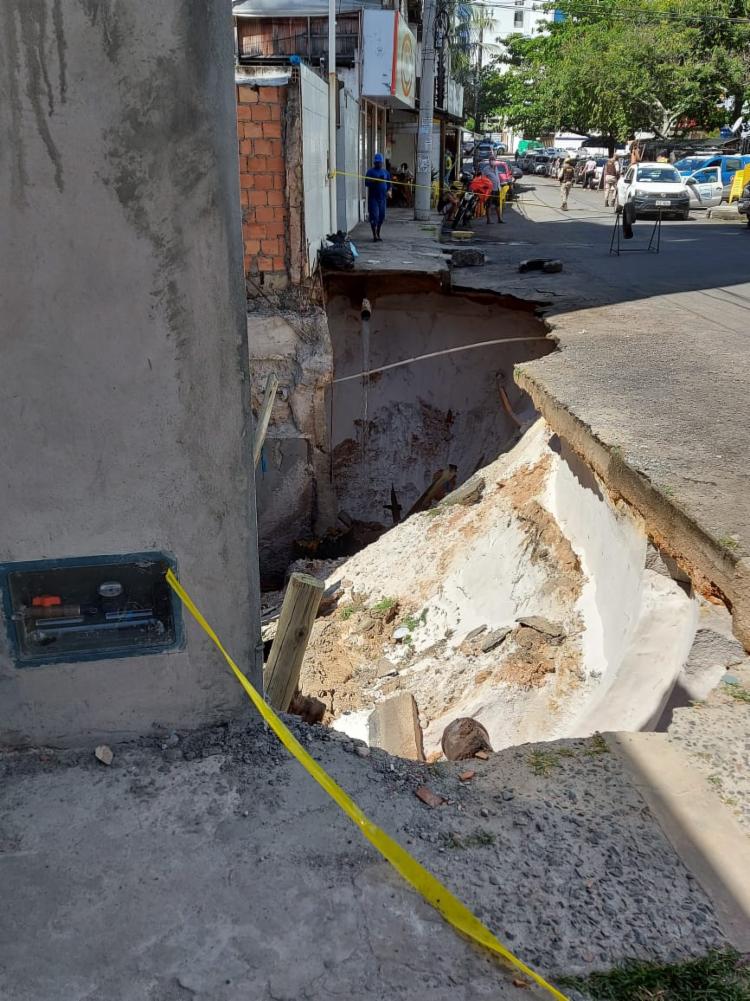 Tubulação de água foi danificada | Foto: Divulgação | Codesal